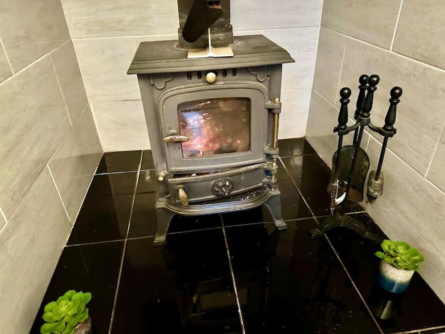 Cottage,Cinema Room,Log Burner Blaenavon Extérieur photo